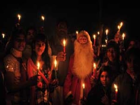 ... King Jesus Christ has come in the manger thou ...