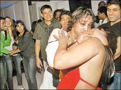 Mika Singh sing the song by Rakhi Sawant 