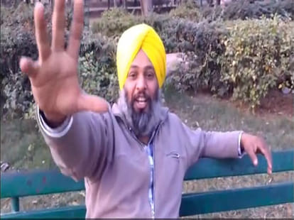 AAP awarded people who made video on song 'paanch saal kejriwal'.
