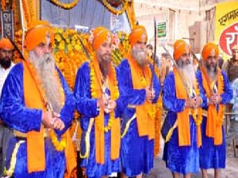 nagar kirtan in city