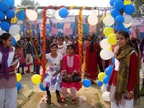 students Planted stall in the fair 