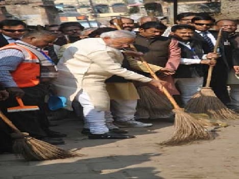 PM Narendra Modi Cleane India Mission In Varanasi