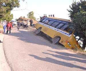 school bus accident hamirpur.