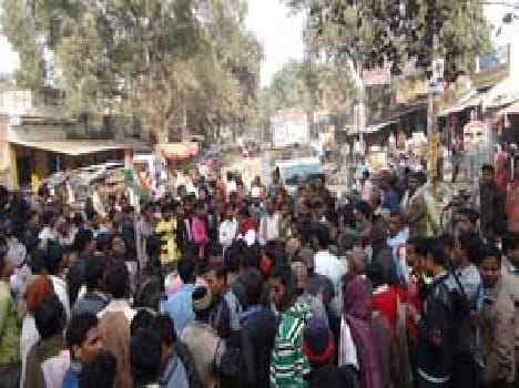 Put out on the street was jammed Graminaen