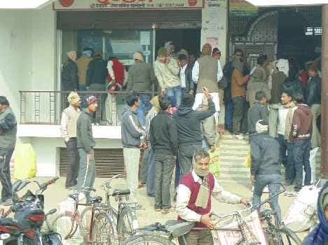 The crowd at the gas agency