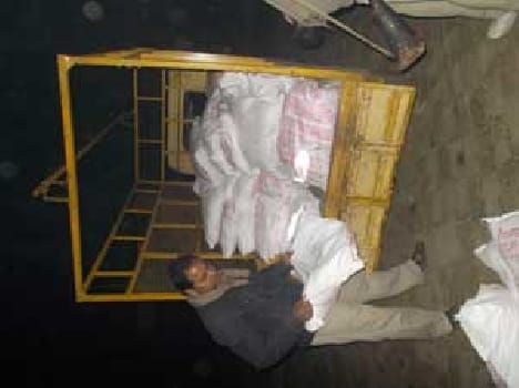 Get off at the store recovered 70 bags Nutrition