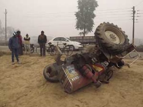 in collision with tractor and sumo four injured , one serious