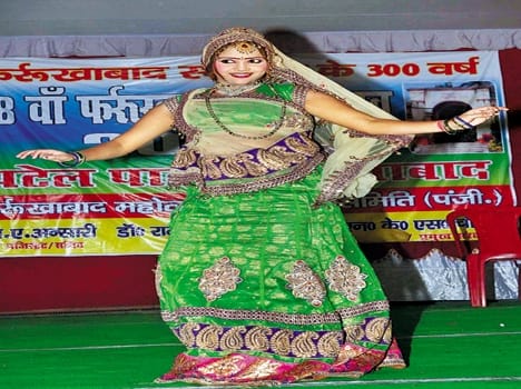 At the conclusion of the Festival Farrukhabad of Music and Dance fastened