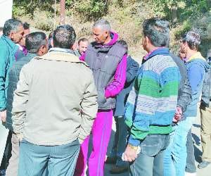 parking dispute at khalini shimla.