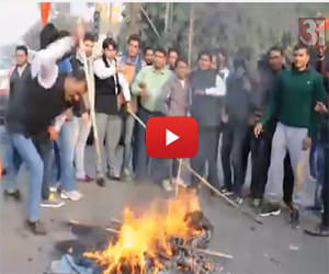 Protest in delhi ncr against the film pk.