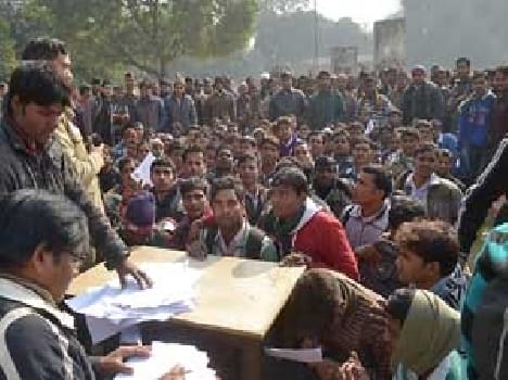 1050 yuth selected in Job Fair