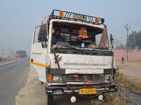 accident on expressway due to fog