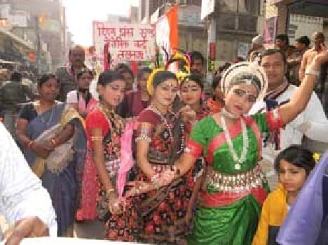 The artists of the national unity message