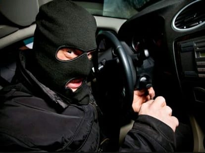 couple hostage, millions robbery in home