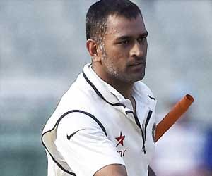 reactions of cricketers on dhoni retirement.