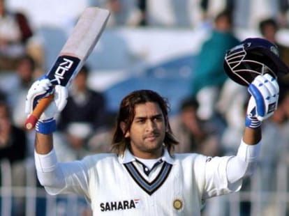 cricketer Dhoni's biopic may rake in Rs 30 cr for producers.