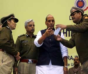 HOME MINISTER LAUNCH HIMMAT APP FOR WOMAN SECURITY IN DELHI.