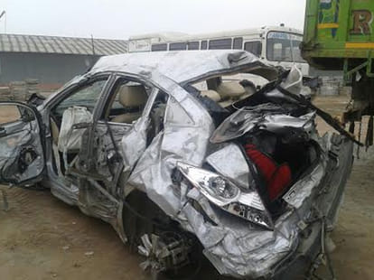 A mistake took the lives in three seconds of MBA students in noida.