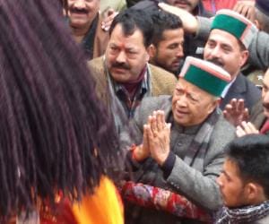 cm virbhadra singh helicopter caught in snowfall.