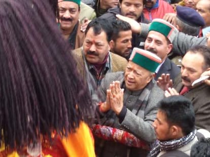 raghunath temple: maheshwar singh protest againest trust.