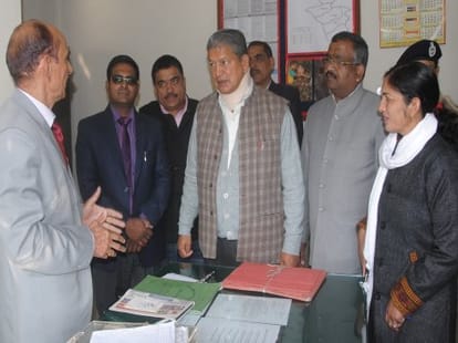 cm harish rawat walk in the city.