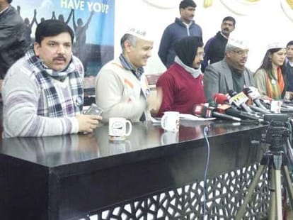Kejriwal launches I fund for honest party
