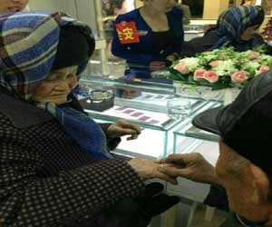 man gifts his wife a diamond ring post 50 years of marriage