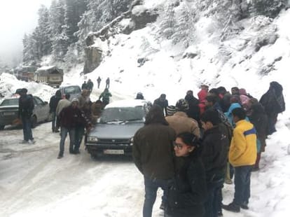 heavy snowfall in himachal.