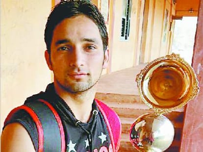 happy sharma playing a role in sanam re movie directed by divya khosla.
