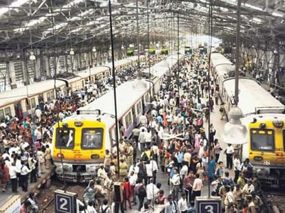 Woman thrown out of moving train after robbery in MP