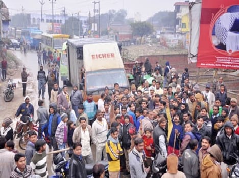 pradarshan against jalbharav