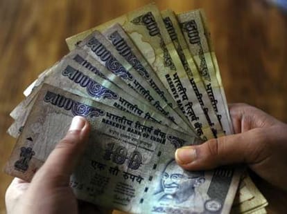 Delhi's poor candidate, filed nomination by borrowing money.