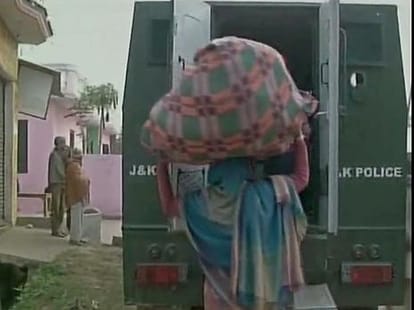 Two Army jawans killed in firing by Pakistan at Line of Control in Tangdhar 
