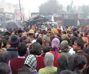 Delhi-Saharanpur highway jammed with the teen's body