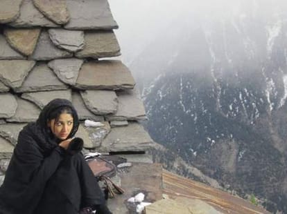 Yami Gautam in Traditional Costumes of Himachal in Movie Sanam Re