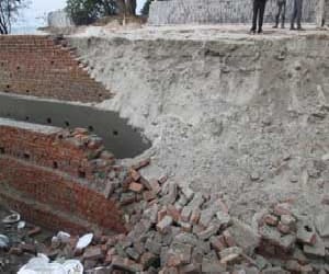 PWD engaged in the cement wall