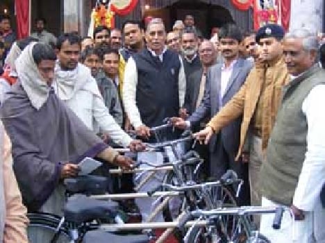 The workers Cycle and Solar Light