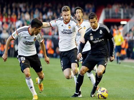 Valencia defeat Real Madrid.