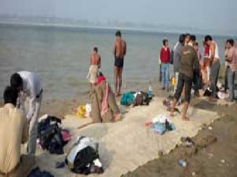 The faith of the Ganges ghats dip