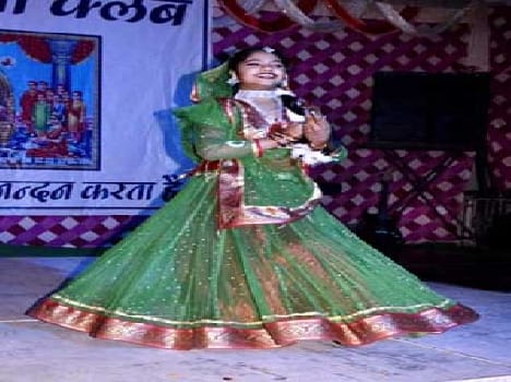 aashna & comal first in dance comptition