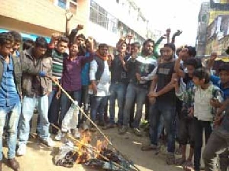 Hijamn the funeral out of Owaisi