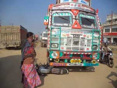 Two injured in a road accident