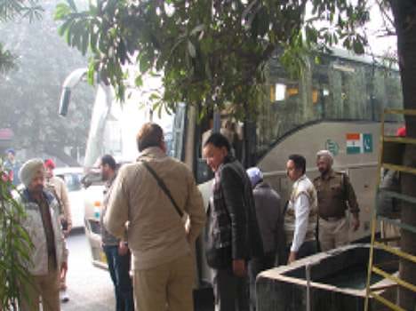 Lahore-Delhi bus service restricted to Wagah.