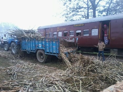 Ruhelkhand Express Full trolley collided cane