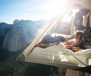 two men spend ten days hanging while climbing cliff 