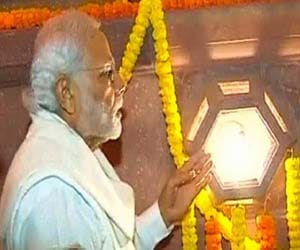 narendra modi LED light campaign.