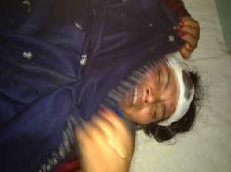 Woman thrown down the train robbery