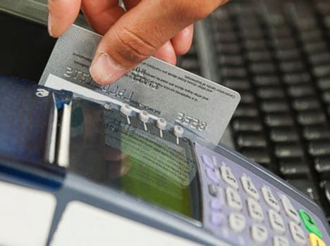 Shop Without Swapping With Credit and Debit Card