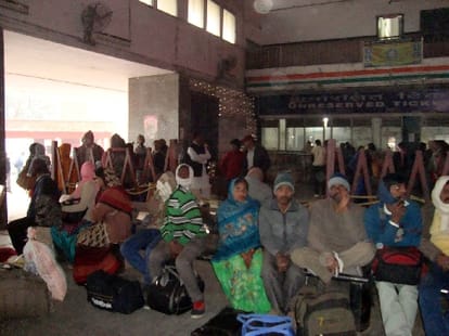 vehicles stranded at railway track 