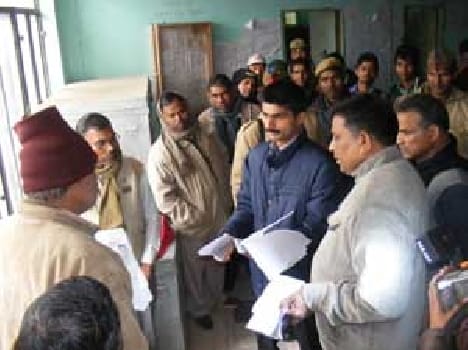 The instructions of the five workers with wage cut